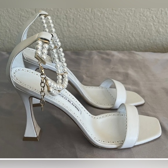 Manolo Blahnik Charona 105 White Pearl Sandals Shoes $1095 - Picture 3 of 16